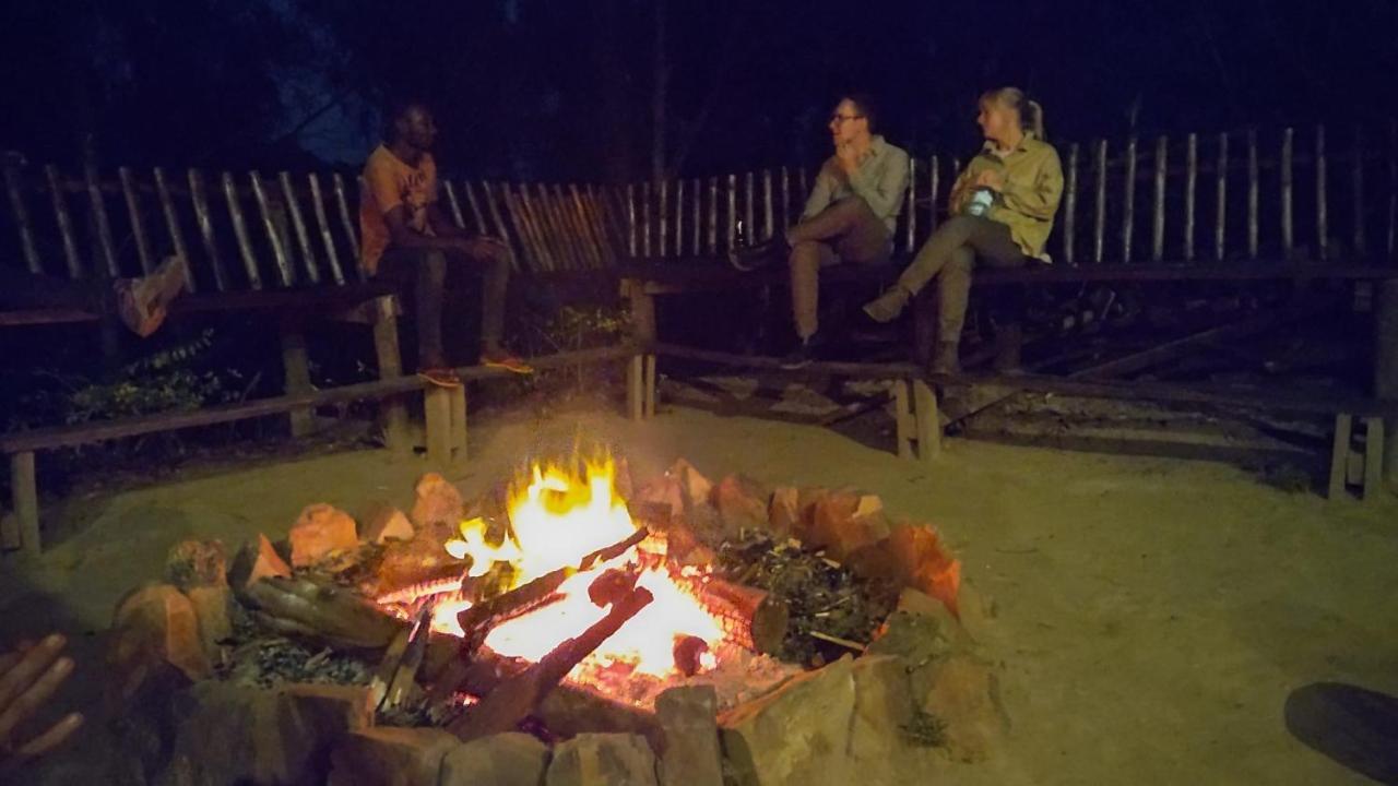 Om Hostel Bunyonyi Kabale Extérieur photo