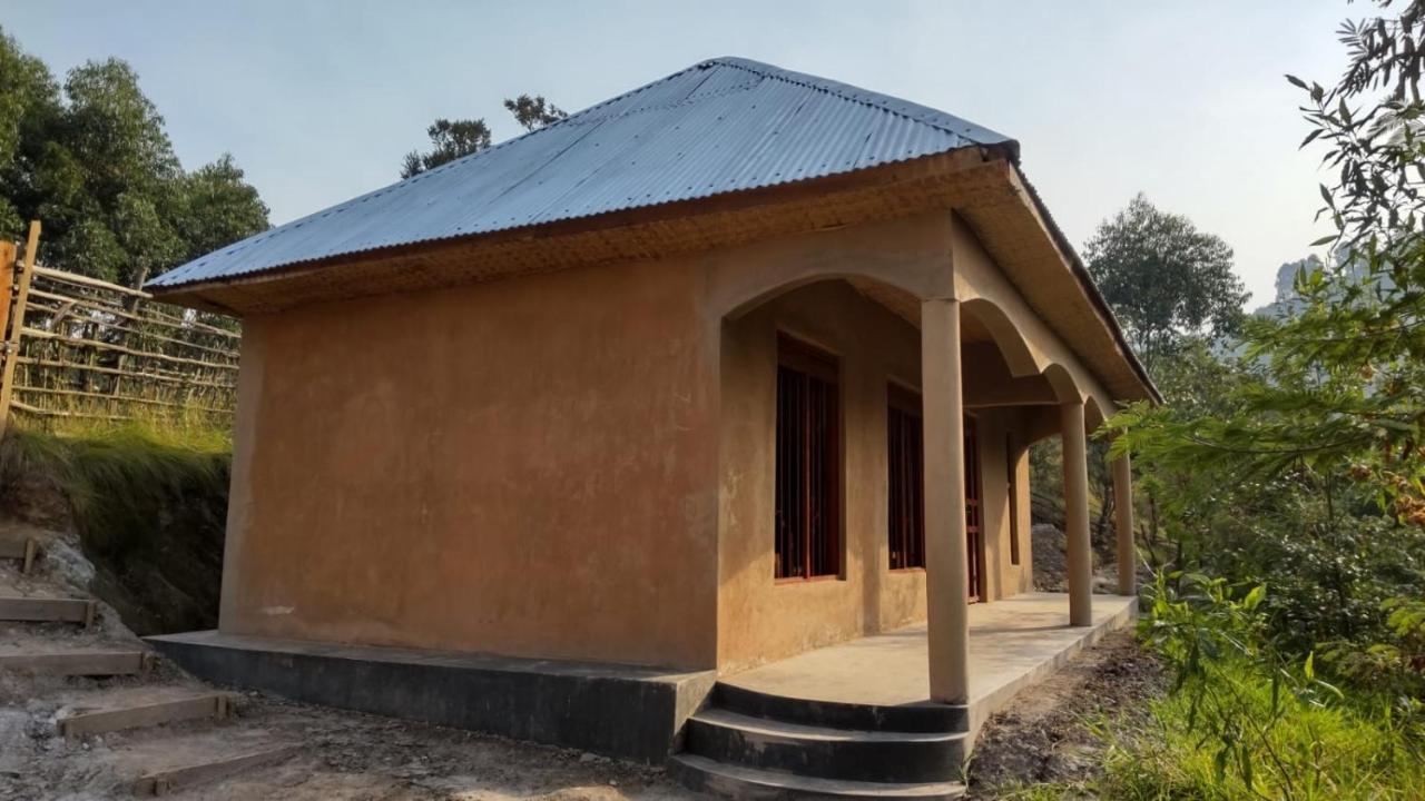 Om Hostel Bunyonyi Kabale Extérieur photo