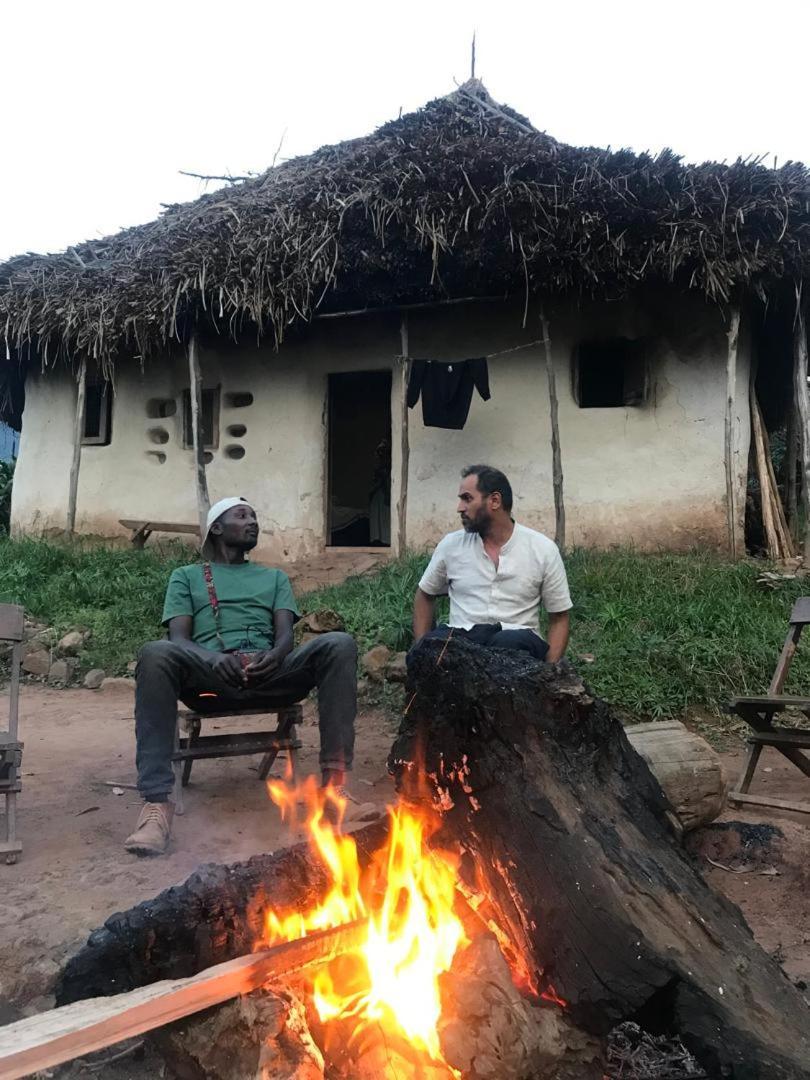 Om Hostel Bunyonyi Kabale Extérieur photo
